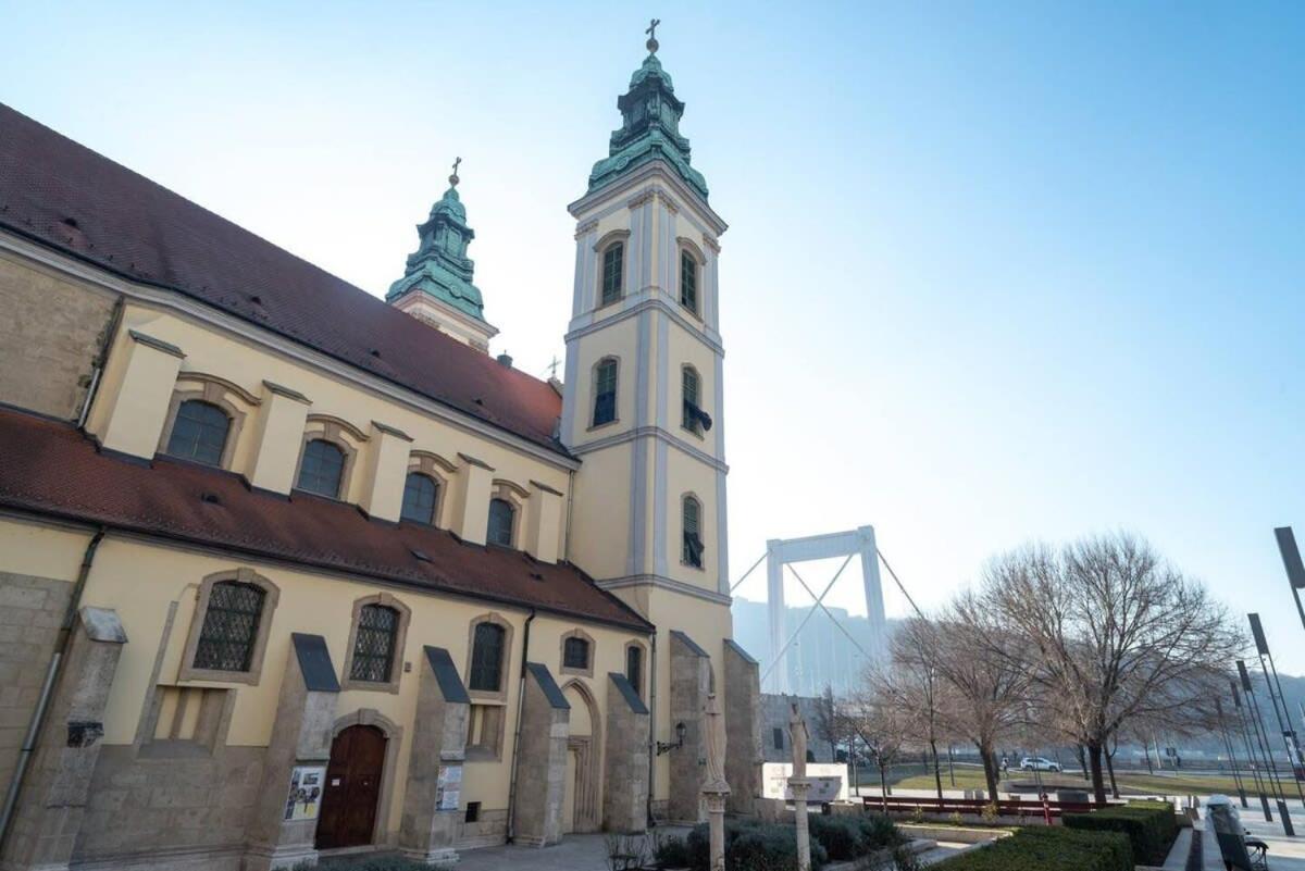 Convenient Apartment In The Heart Of Downtown Budapest Exterior photo