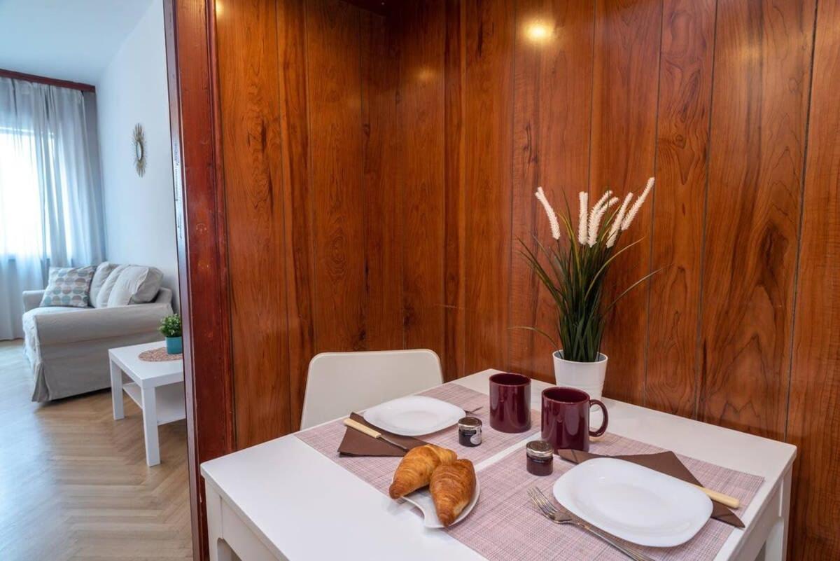 Convenient Apartment In The Heart Of Downtown Budapest Exterior photo