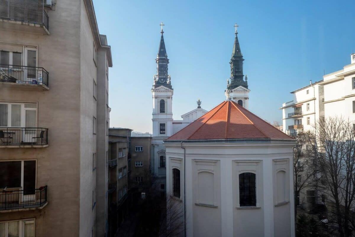 Convenient Apartment In The Heart Of Downtown Budapest Exterior photo